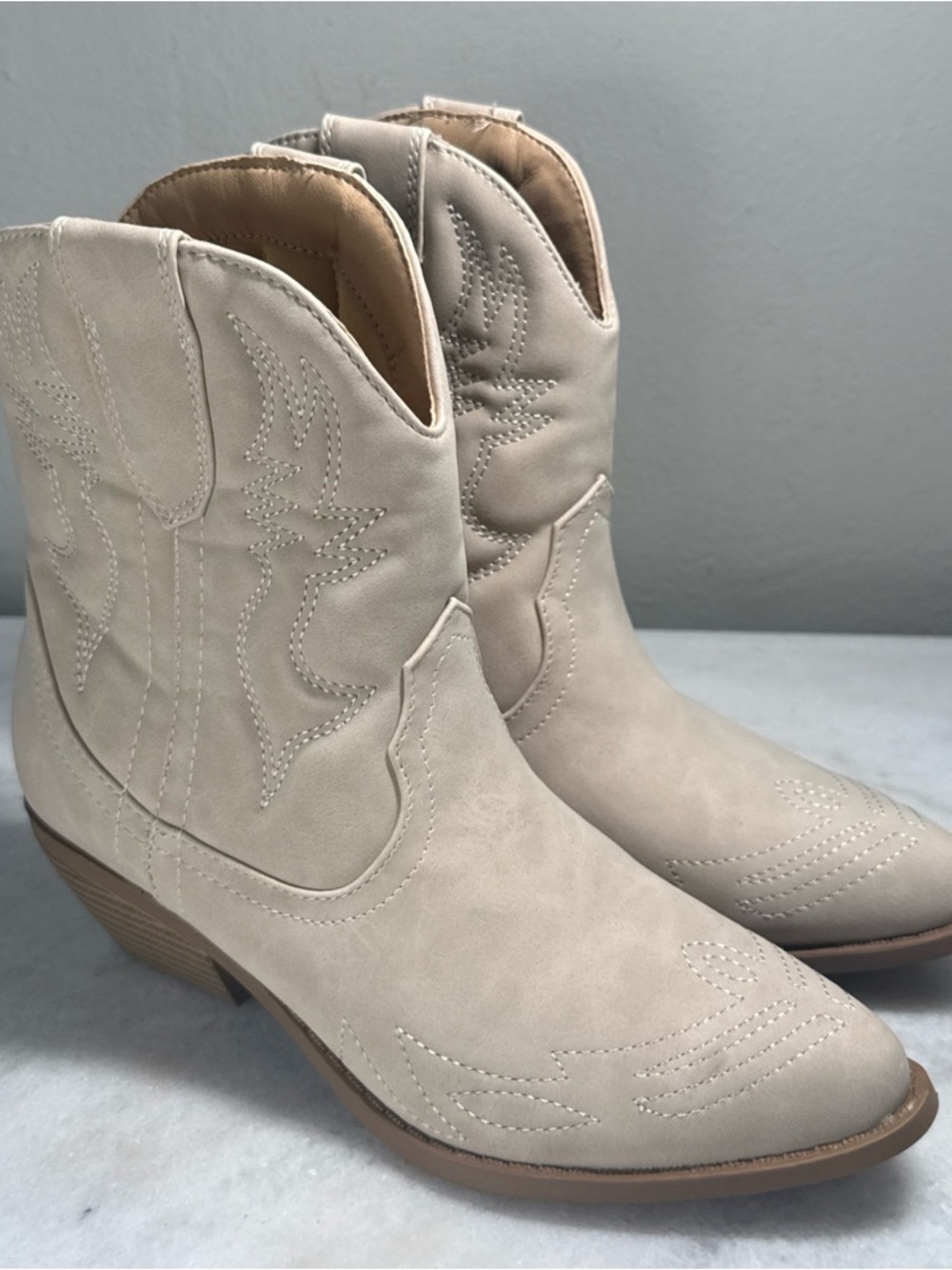 Women Cowgirl Western Cream Stitched Ankle Boots Pointed Toe Short Boots Sz 7.5